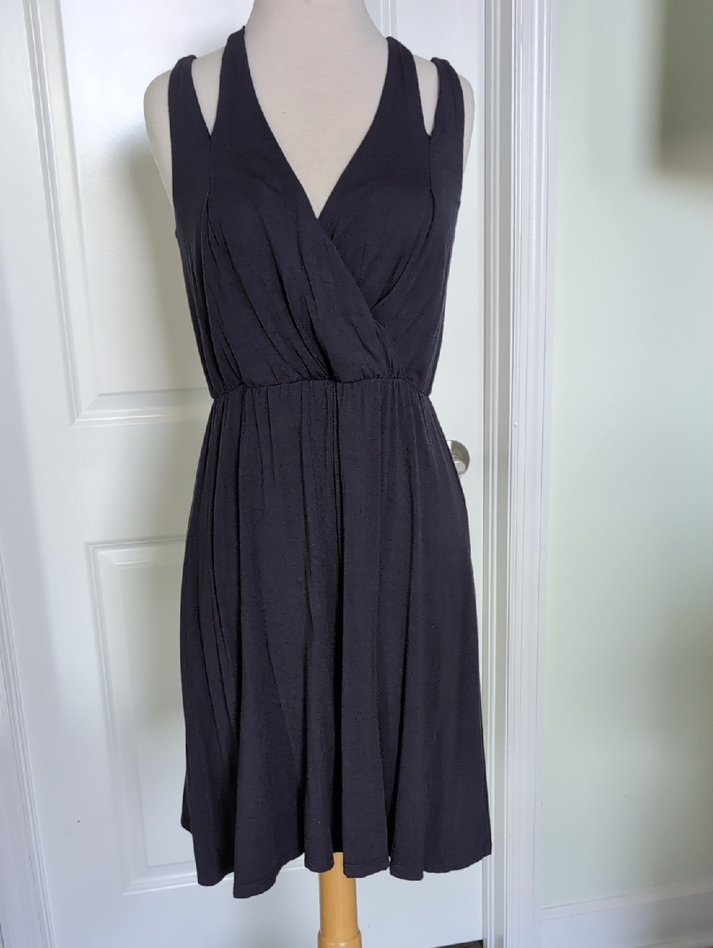JLo Jennifer Lopez Sleeveless Navy V-Neck Midi Dress size Small